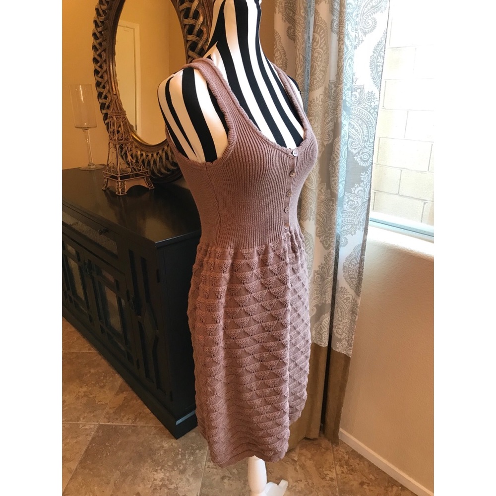 Very Pretty Charlotte Tarantol  Knit Dress